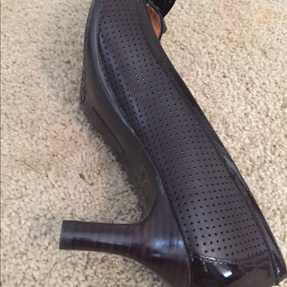Shoes - Picture 4 of 4